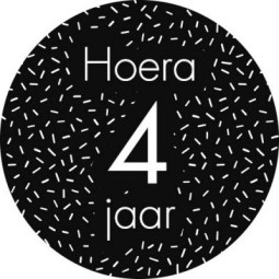 sticker 4 jaar zwart