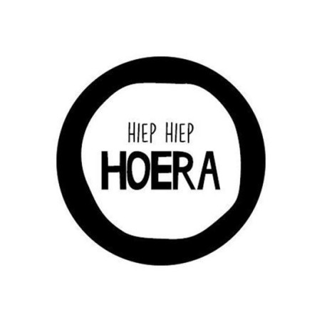 sticker hiep hiep hoera zwart
