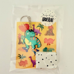 traktatie dino sleutelhanger